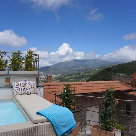 - Grazielluccia Вілла Сорренто