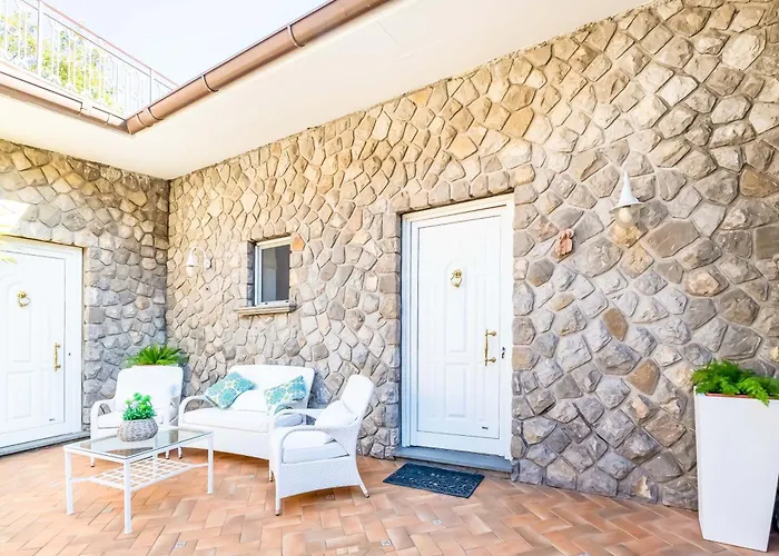 - Grazielluccia Villa *